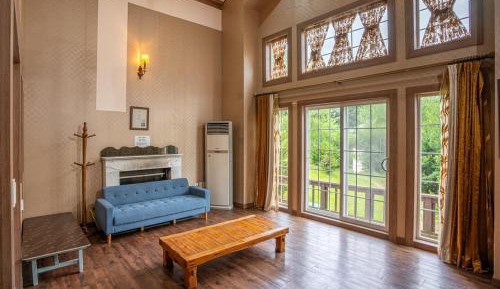 Family Room 3