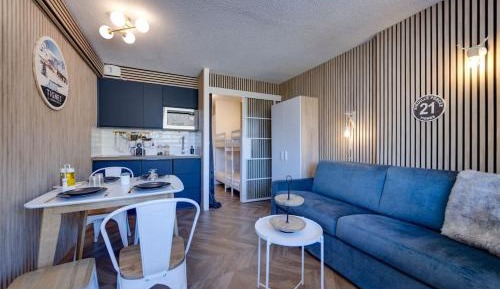 Apartment with Mountain View