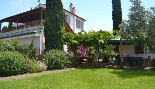 Apartment with Garden View