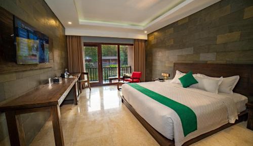 Executive King Room with Lake View