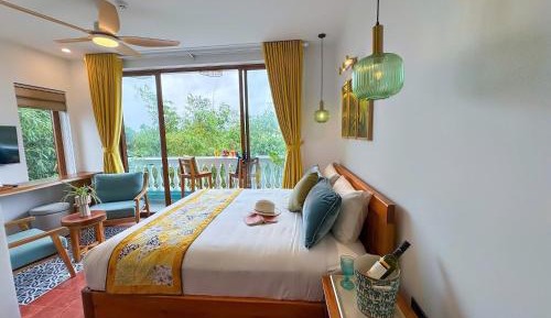 Queen Room with Spa Bath
