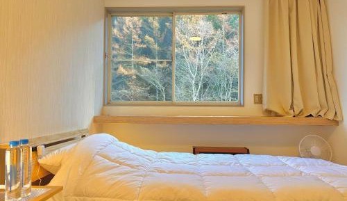 Standard Double Room with Shared Bathroom