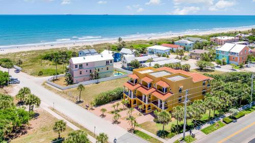Four-Bedroom Holiday Home