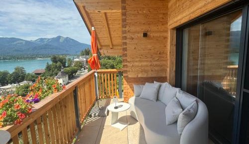 Two-Bedroom Deluxe Apartment with Balcony