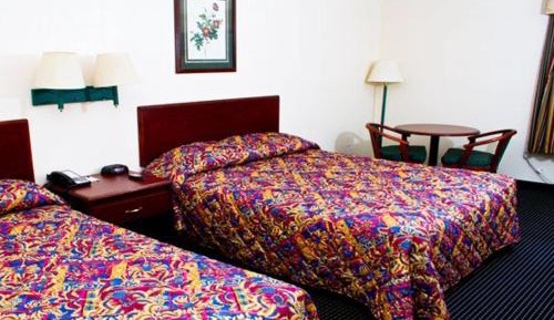 Queen Room with Two Queen Beds - Smoking