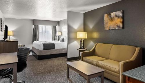 Deluxe King Suite - Non Smoking