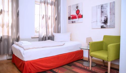 Standard Single Room with Shared Bathroom