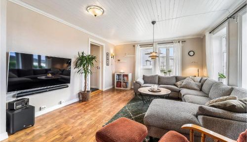 Six-Bedroom Holiday Home