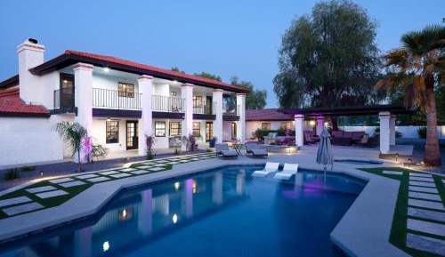 Six-Bedroom Holiday Home