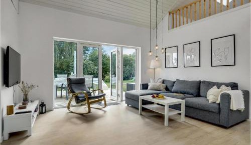 Three-Bedroom Holiday Home 