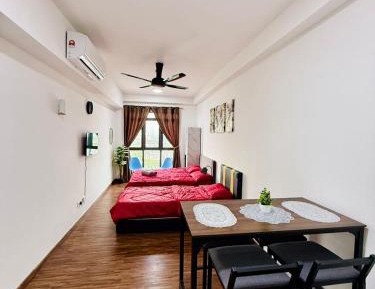 Studio Apartment with Queen Bed