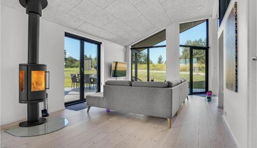 Three-Bedroom Holiday Home 