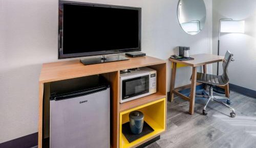 Queen Room - Disability Access/Non-Smoking