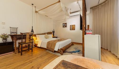 Deluxe Queen Room