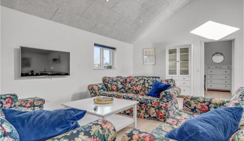 Five-Bedroom Holiday Home