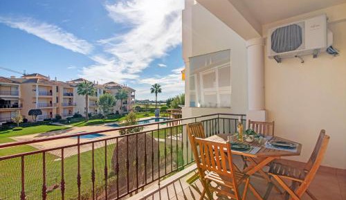 Superior One-Bedroom Apartment with Balcony