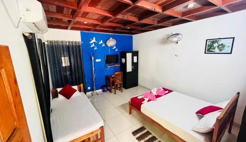 Deluxe Double Room (2 Adults + 1 Child)