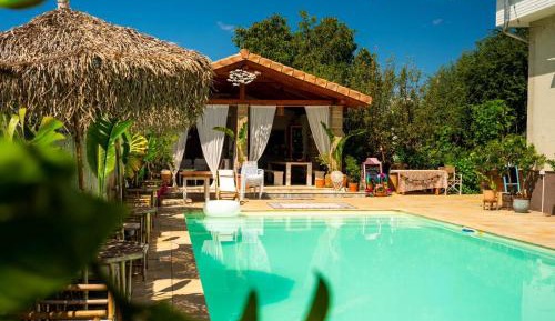 Queen Room with Shared Bathroom