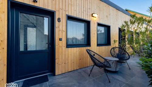 Deluxe One-Bedroom Apartment with Garden View