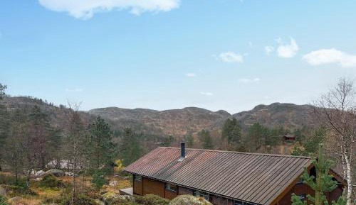 Three-Bedroom Holiday Home 