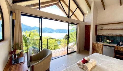 Bungalow - Water Front 