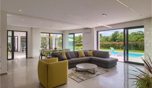 Four-Bedroom Holiday Home