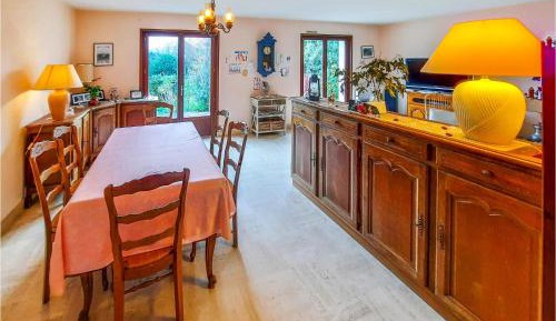 Four-Bedroom Holiday Home