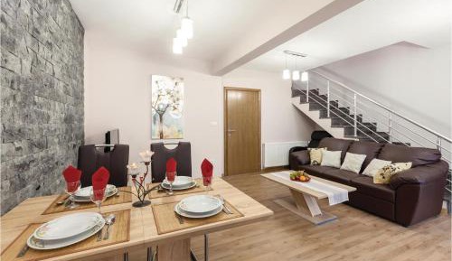 Three-Bedroom Vacation Home 