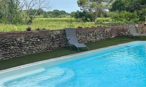 Apartment with Pool View 