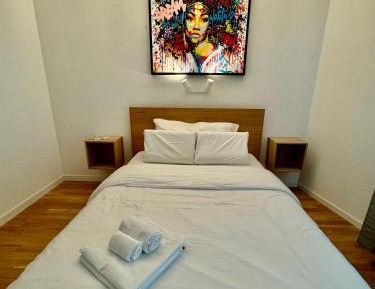 Two-Bedroom Apartment with Lake View