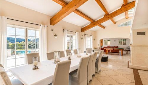 Seven-Bedroom Holiday Home