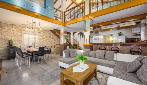 Four-Bedroom Holiday Home