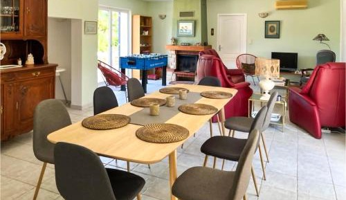 Four-Bedroom Holiday Home
