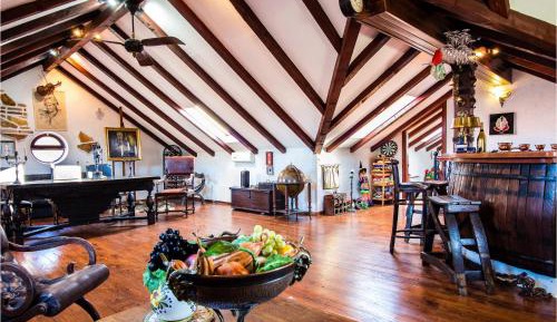 Seven-Bedroom Holiday Home
