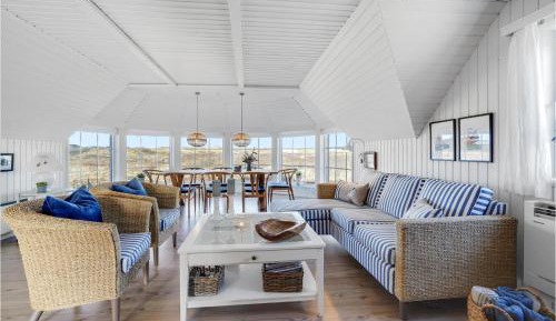 Three-Bedroom Holiday Home 