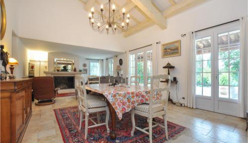 Three-Bedroom Holiday Home 