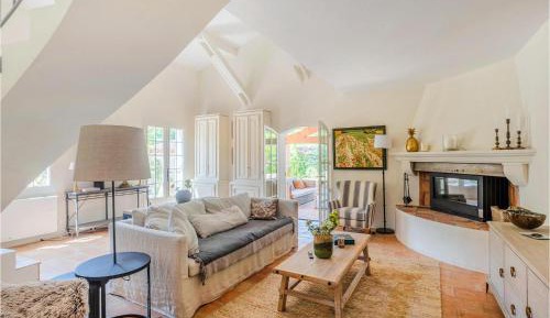 Six-Bedroom Holiday Home