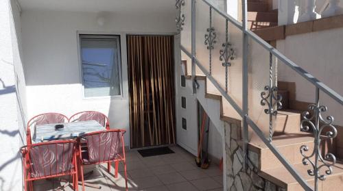 One-Bedroom Apartment with Terrace
