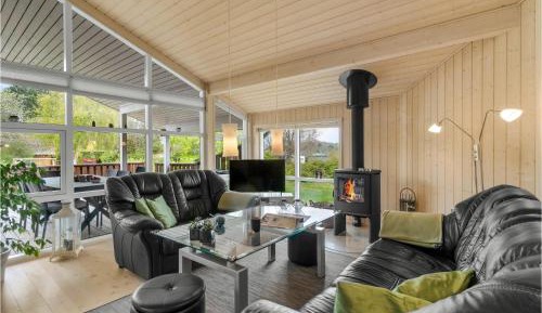 Three-Bedroom Holiday Home 