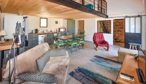 One-Bedroom Holiday Home