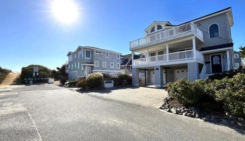 Four-Bedroom Holiday Home