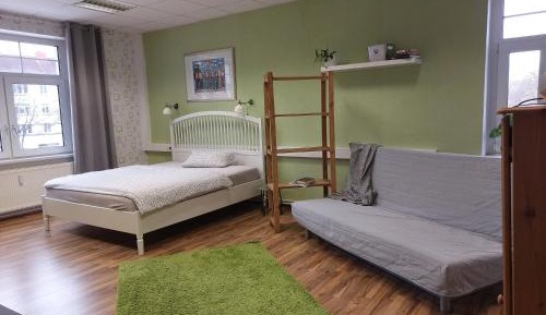 Standard Twin Room with Shared Bathroom