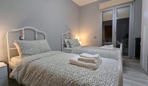 Double or Twin Room with Shared Bathroom