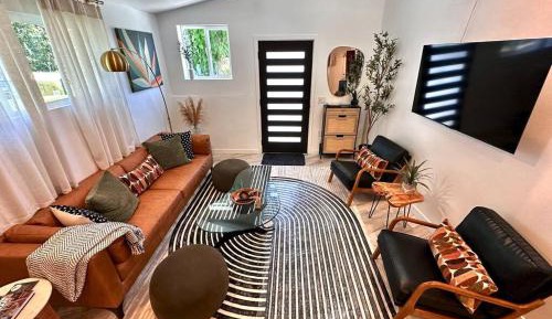 Two-Bedroom Deluxe Apartment with Garden View