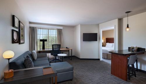 1 Bedroom Suite, 1 Queen, Sofa bed, Accessible