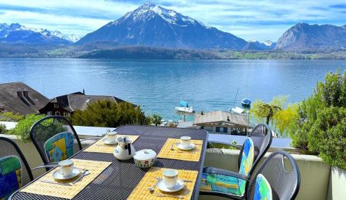 Apartment with Lake View