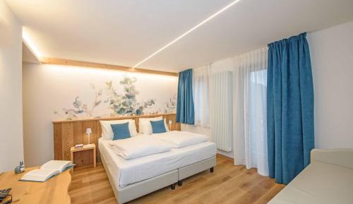 Superior Double or Twin Room with Terrace