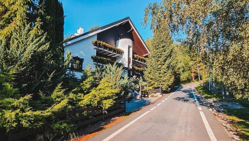 Double or Twin Room with Mountain View