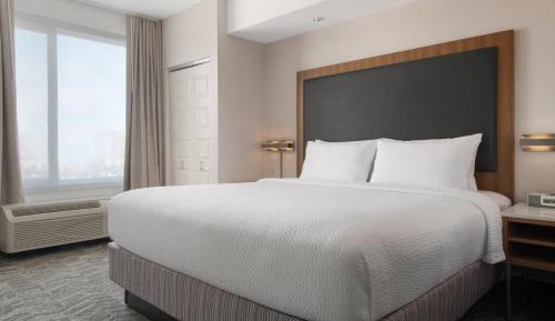 Queen Room with Two Queen Beds and Patio - Hearing Accessible