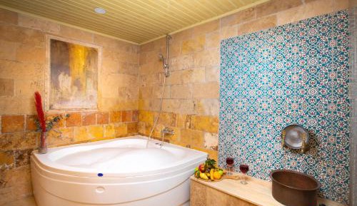 King Suite with Spa Bath